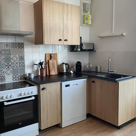 Hébergement de vacances Charmante Maison 1900 Classée 3 étoiles Avec Terrasse Vue Sur Les Toits Saint-Georges-d'Oleron