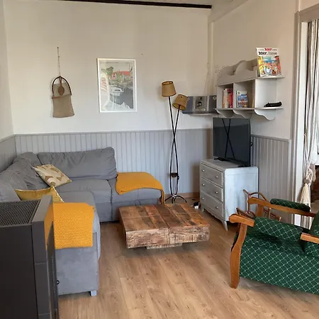 Hébergement de vacances Charmante Maison 1900 Classée 3 étoiles Avec Terrasse Vue Sur Les Toits *