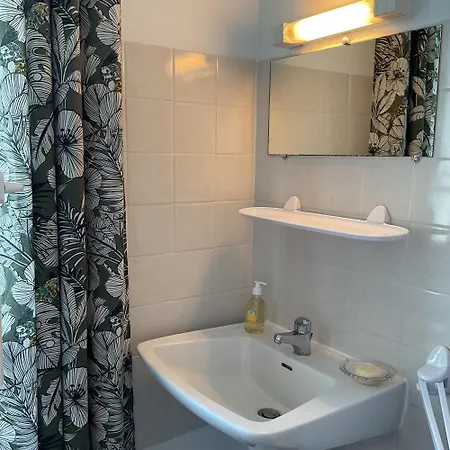 Hébergement de vacances Charmante Maison 1900 Classée 3 étoiles Avec Terrasse Vue Sur Les Toits *