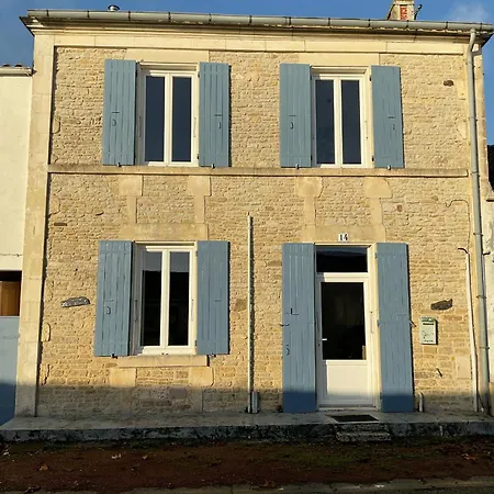 Charmante Maison 1900 Classée 3 étoiles Avec Terrasse Vue Sur Les Toits Hébergement de vacances